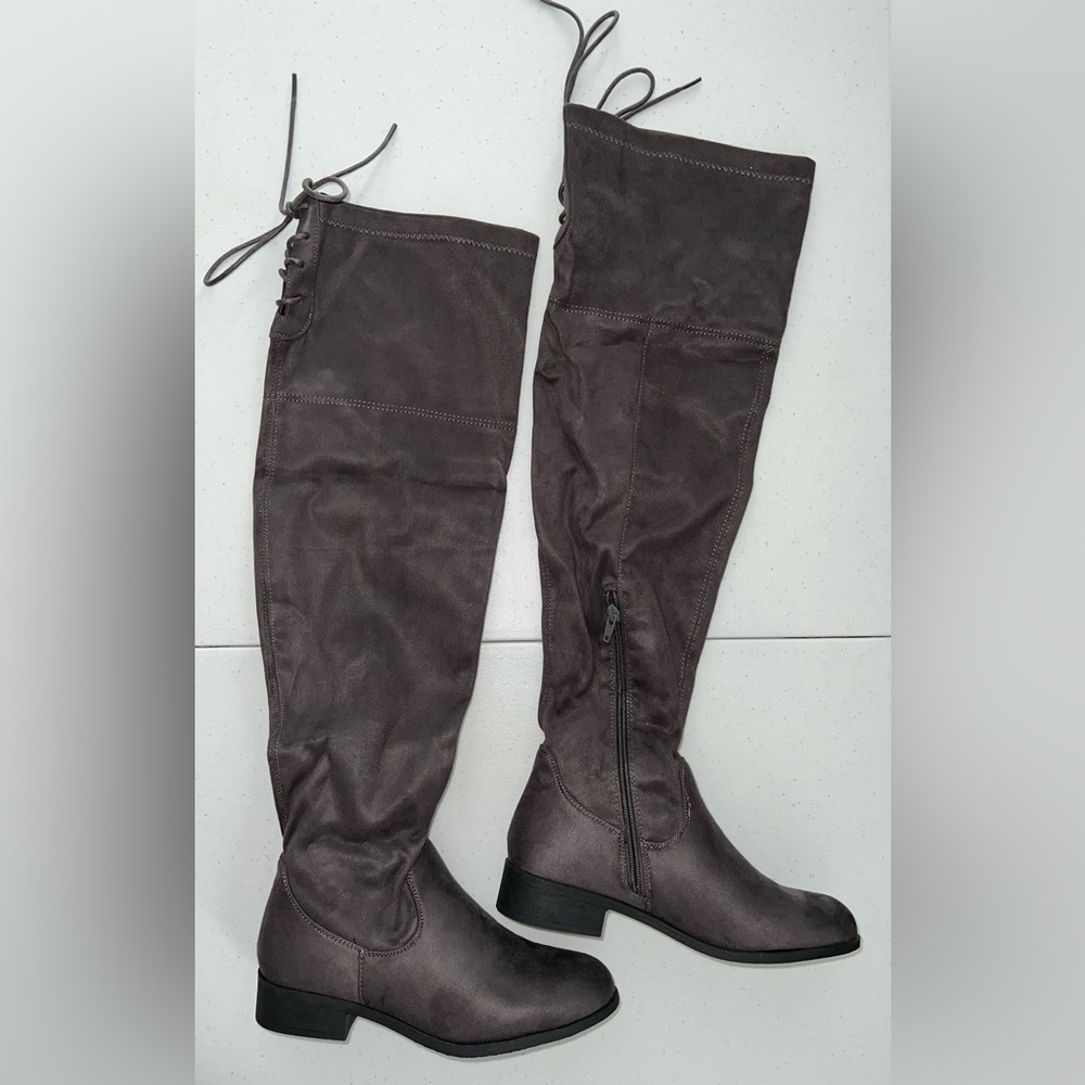 NEW womens over the knee boots .. size 7M